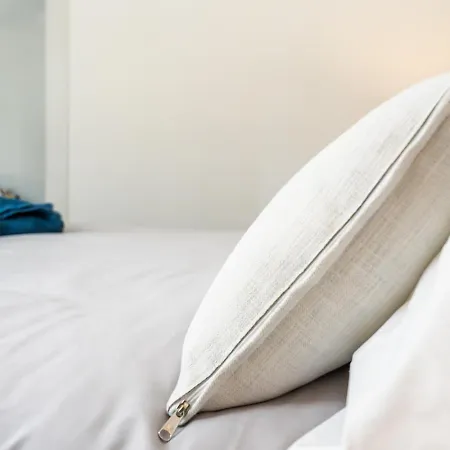Modern Wave Escape With Private Parking And Rooftop Pool By Namaste Elite Apartment