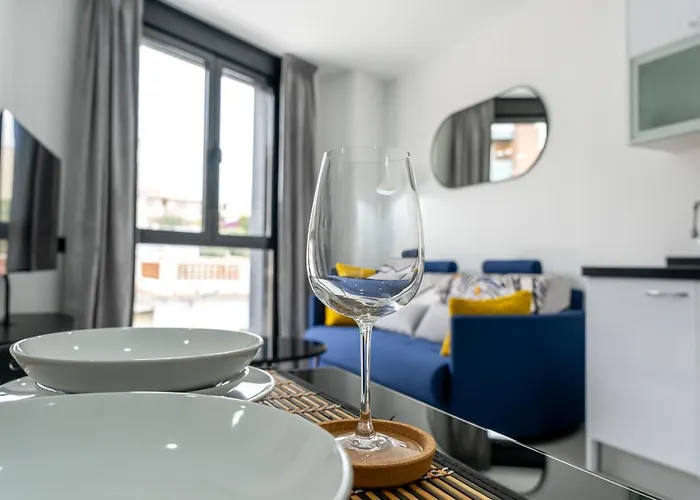 Modern Wave Escape With Private Parking And Rooftop Pool By Namaste Elite * Torremolinos