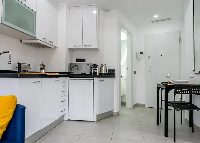 Appartamento Modern Wave Escape With Private Parking And Rooftop Pool By Namaste Elite *