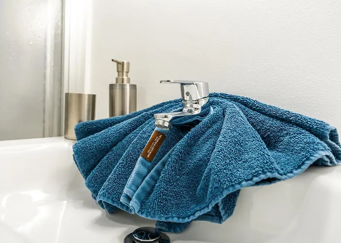 Modern Wave Escape With Private Parking And Rooftop Pool By Namaste Elite Appartamento