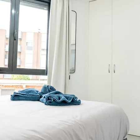 דירה Modern Wave Escape With Private Parking And Rooftop Pool By Namaste Elite טורמולינוס