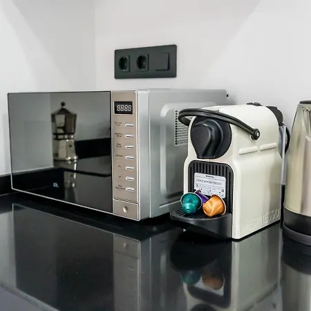 Modern Wave Escape With Private Parking And Rooftop Pool By Namaste Elite