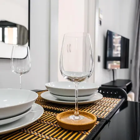 Modern Wave Escape With Private Parking And Rooftop Pool By Namaste Elite *