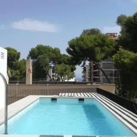 Modern Wave Escape With Private Parking And Rooftop Pool By Namaste Elite Appartement