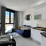 شقة Modern Wave Escape With Private Parking And Rooftop Pool By Namaste Elite *