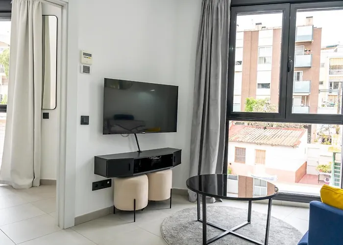 Modern Wave Escape With Private Parking And Rooftop Pool By Namaste Elite *