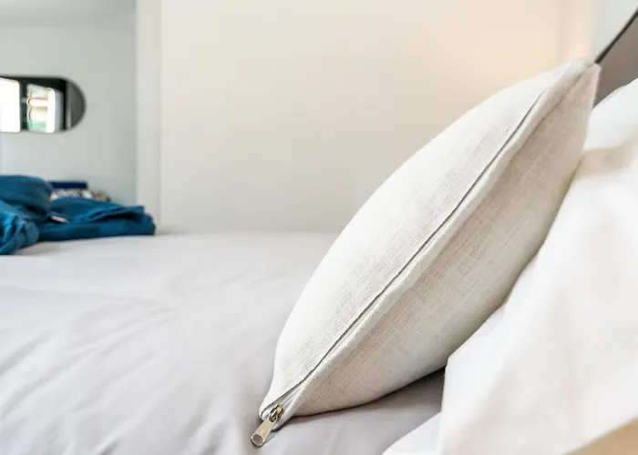 Modern Wave Escape With Private Parking And Rooftop Pool By Namaste Elite Apartamento