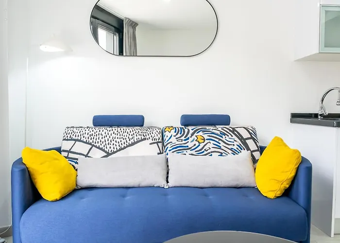 Modern Wave Escape With Private Parking And Rooftop Pool By Namaste Elite * Torremolinos