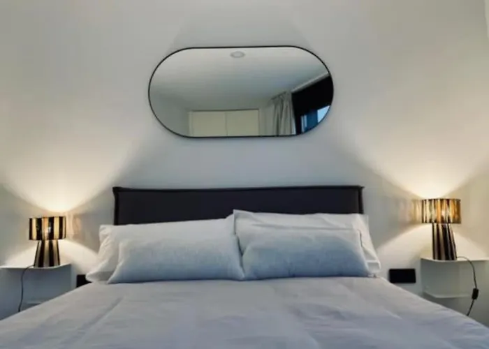 Modern Wave Escape With Private Parking And Rooftop Pool By Namaste Elite