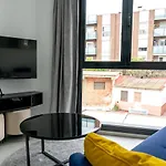 Apartman Modern Wave Escape With Private Parking And Rooftop Pool By Namaste Elite *
