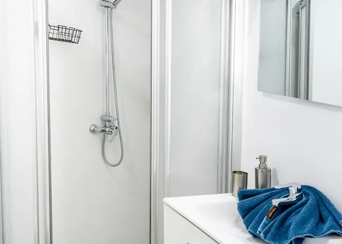 Lägenhet Modern Wave Escape With Private Parking And Rooftop Pool By Namaste Elite *