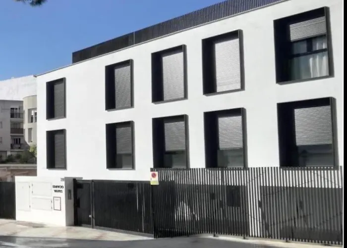 Modern Wave Escape With Private Parking And Rooftop Pool By Namaste Elite